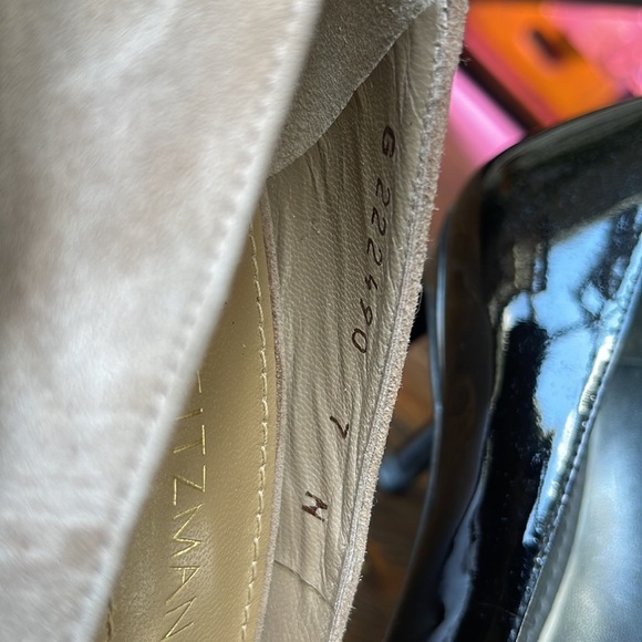 Stuart Weitzman Heels in Black and Tan - Picture 7 of 16